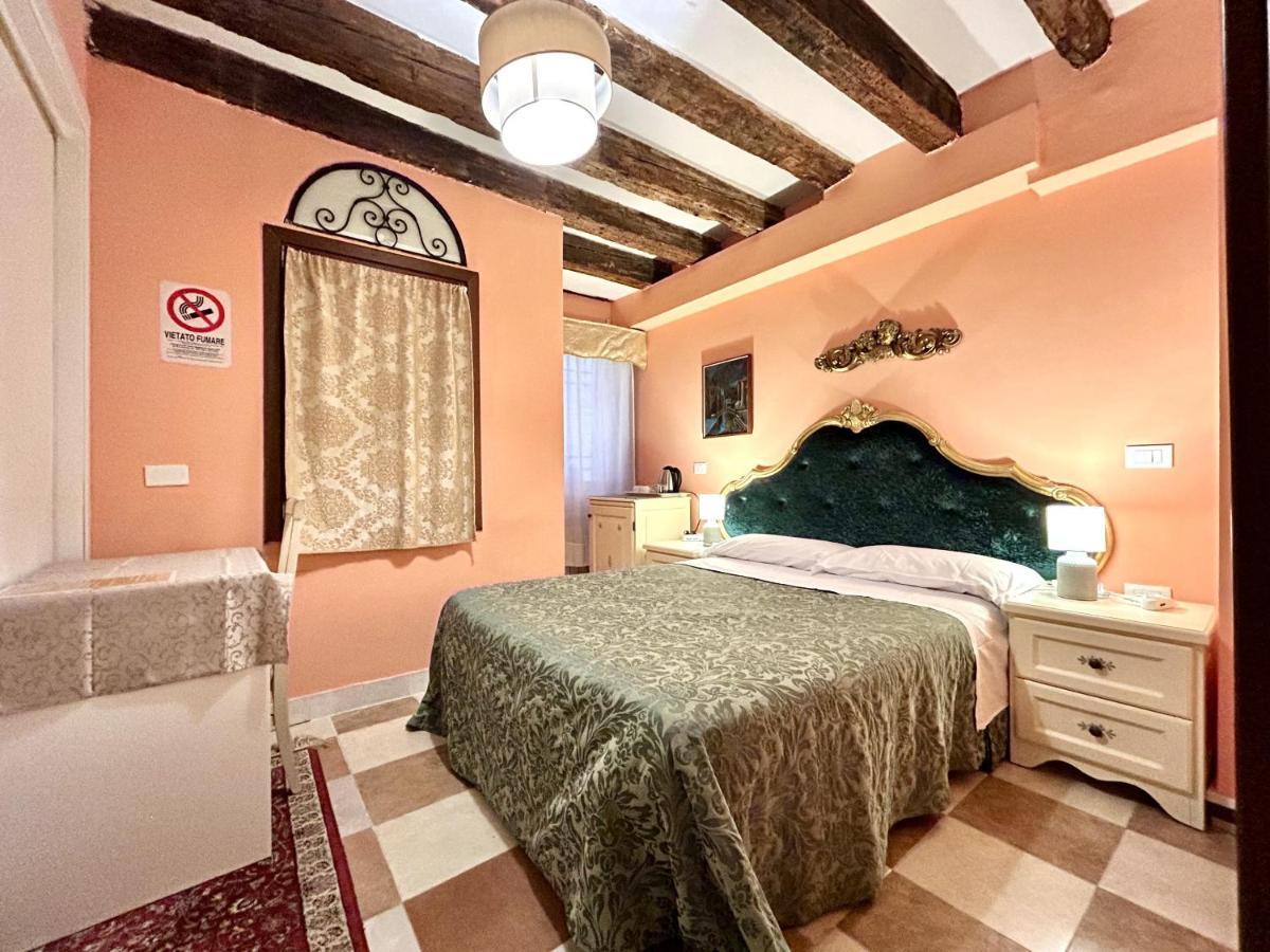 Bed & Breakfast Alloggi Serena Venedig